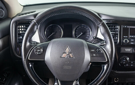 Mitsubishi Outlander III рестайлинг 3, 2017 год, 1 859 000 рублей, 15 фотография