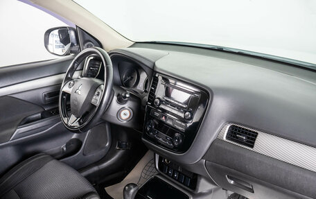 Mitsubishi Outlander III рестайлинг 3, 2017 год, 1 859 000 рублей, 11 фотография