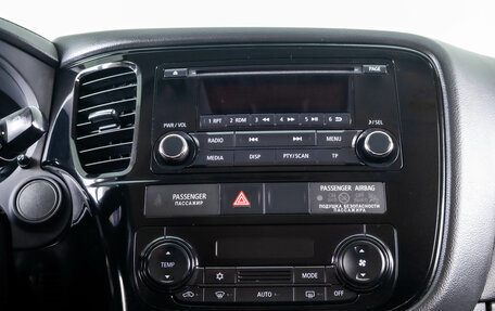Mitsubishi Outlander III рестайлинг 3, 2017 год, 1 859 000 рублей, 18 фотография