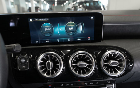 Mercedes-Benz CLA, 2019 год, 3 260 000 рублей, 15 фотография