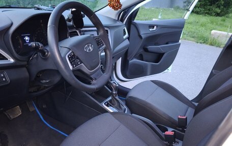 Hyundai Solaris II рестайлинг, 2019 год, 1 390 000 рублей, 8 фотография