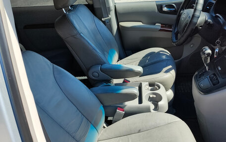 KIA Carnival III, 2008 год, 897 000 рублей, 14 фотография
