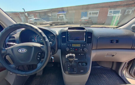 KIA Carnival III, 2008 год, 897 000 рублей, 13 фотография