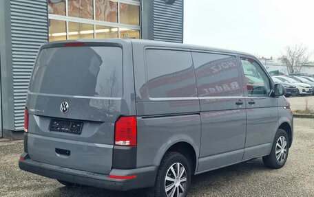 Volkswagen Transporter T6 рестайлинг, 2022 год, 2 740 000 рублей, 4 фотография