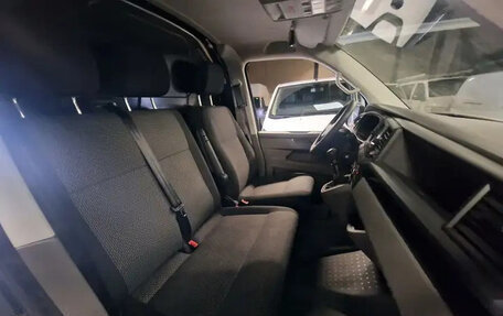 Volkswagen Transporter T6 рестайлинг, 2022 год, 2 740 000 рублей, 9 фотография