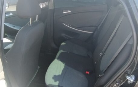 Hyundai Solaris II рестайлинг, 2011 год, 700 000 рублей, 6 фотография
