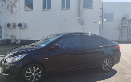 Hyundai Solaris II рестайлинг, 2011 год, 700 000 рублей, 4 фотография