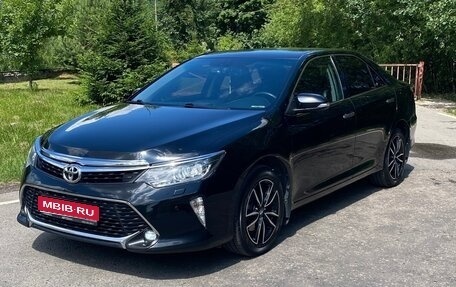Toyota Camry, 2017 год, 2 200 000 рублей, 1 фотография