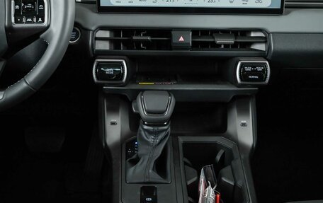 Toyota RAV4, 2025 год, 4 070 000 рублей, 16 фотография