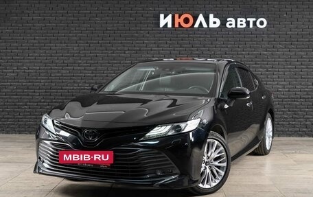 Toyota Camry, 2019 год, 3 155 000 рублей, 2 фотография