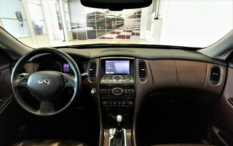 Infiniti QX50 I рестайлинг, 2017 год, 1 995 000 рублей, 13 фотография