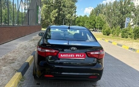 KIA Rio III рестайлинг, 2014 год, 900 000 рублей, 4 фотография