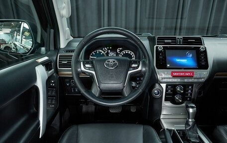Toyota Land Cruiser Prado 150 рестайлинг 2, 2018 год, 5 277 000 рублей, 8 фотография