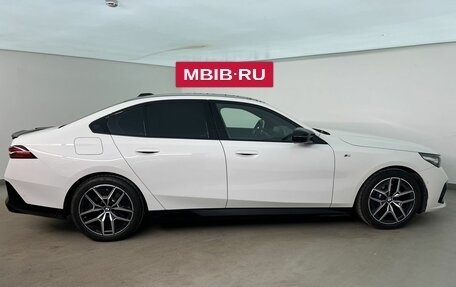BMW 5 серия, 2023 год, 6 499 000 рублей, 5 фотография