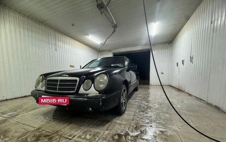 Mercedes-Benz E-Класс, 1997 год, 260 000 рублей, 3 фотография