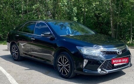 Toyota Camry, 2017 год, 2 200 000 рублей, 3 фотография