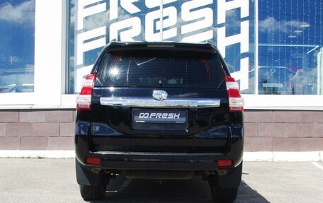 Toyota Land Cruiser Prado 150 рестайлинг 2, 2014 год, 3 050 000 рублей, 4 фотография
