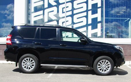 Toyota Land Cruiser Prado 150 рестайлинг 2, 2014 год, 3 050 000 рублей, 5 фотография