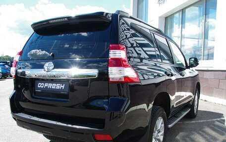 Toyota Land Cruiser Prado 150 рестайлинг 2, 2014 год, 3 050 000 рублей, 31 фотография