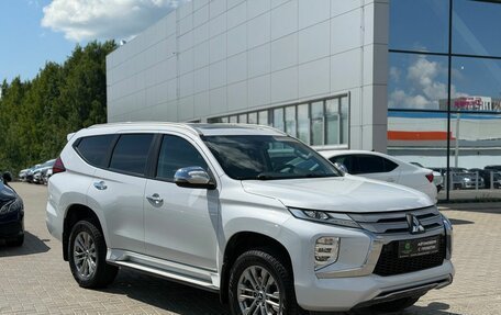 Mitsubishi Pajero Sport III рестайлинг, 2020 год, 3 950 000 рублей, 2 фотография