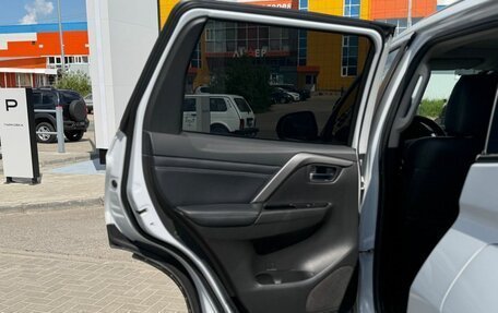 Mitsubishi Pajero Sport III рестайлинг, 2020 год, 3 950 000 рублей, 12 фотография