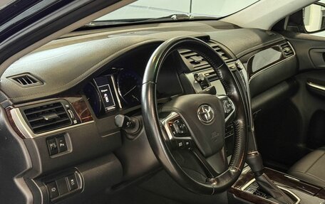 Toyota Camry, 2017 год, 2 125 000 рублей, 8 фотография