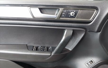 Volkswagen Touareg III, 2012 год, 1 650 000 рублей, 17 фотография