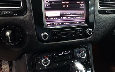 Volkswagen Touareg III, 2012 год, 1 650 000 рублей, 21 фотография