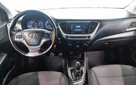 Hyundai Solaris II рестайлинг, 2018 год, 1 199 000 рублей, 15 фотография