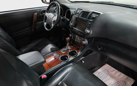 Toyota Highlander III, 2013 год, 2 369 000 рублей, 15 фотография