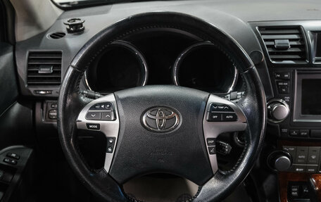 Toyota Highlander III, 2013 год, 2 369 000 рублей, 20 фотография