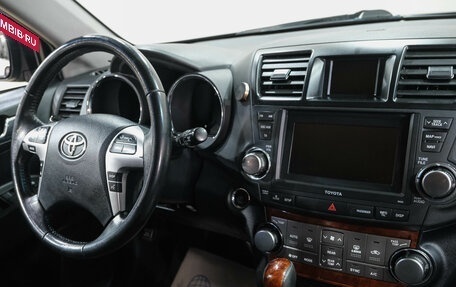 Toyota Highlander III, 2013 год, 2 369 000 рублей, 19 фотография
