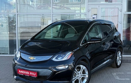 Chevrolet Bolt, 2018 год, 1 899 000 рублей, 1 фотография