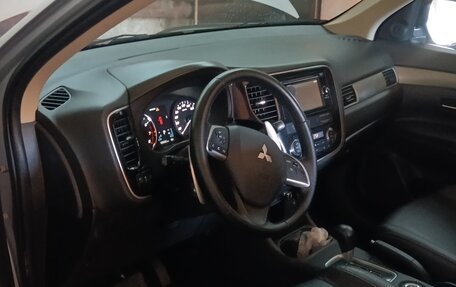 Mitsubishi Outlander III рестайлинг 3, 2012 год, 1 390 000 рублей, 1 фотография