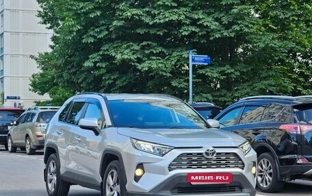 Toyota RAV4, 2020 год, 2 780 000 рублей, 4 фотография