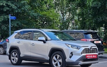 Toyota RAV4, 2020 год, 2 780 000 рублей, 10 фотография