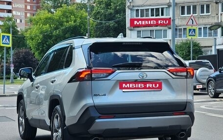 Toyota RAV4, 2020 год, 2 780 000 рублей, 12 фотография