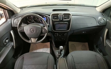Renault Sandero II рестайлинг, 2015 год, 900 000 рублей, 8 фотография