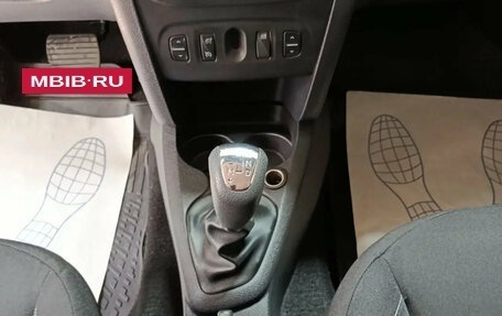 Renault Sandero II рестайлинг, 2015 год, 900 000 рублей, 12 фотография