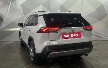 Toyota RAV4, 2020 год, 2 550 000 рублей, 6 фотография