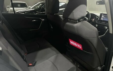 Toyota RAV4, 2020 год, 2 550 000 рублей, 10 фотография