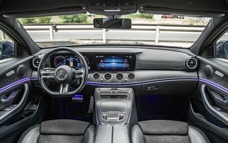 Mercedes-Benz E-Класс, 2021 год, 3 998 000 рублей, 14 фотография