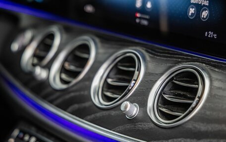 Mercedes-Benz E-Класс, 2021 год, 3 998 000 рублей, 34 фотография