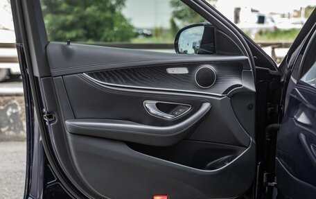 Mercedes-Benz E-Класс, 2021 год, 3 998 000 рублей, 29 фотография