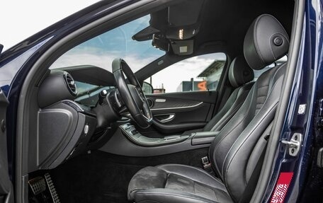 Mercedes-Benz E-Класс, 2021 год, 3 998 000 рублей, 30 фотография