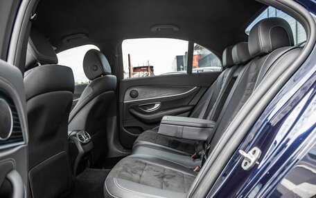 Mercedes-Benz E-Класс, 2021 год, 3 998 000 рублей, 37 фотография