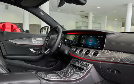 Mercedes-Benz E-Класс, 2020 год, 4 800 000 рублей, 10 фотография