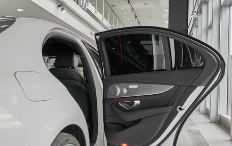 Mercedes-Benz E-Класс, 2020 год, 4 800 000 рублей, 26 фотография