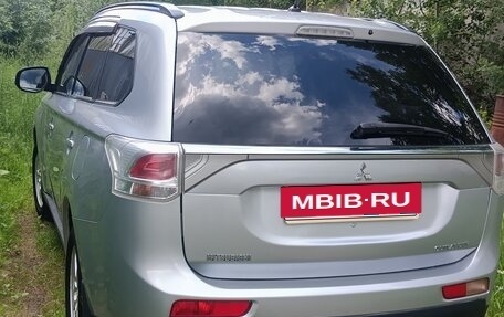 Mitsubishi Outlander III рестайлинг 3, 2012 год, 1 390 000 рублей, 19 фотография