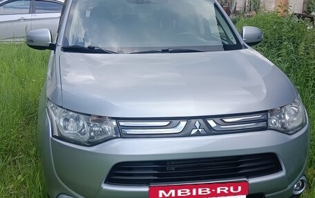 Mitsubishi Outlander III рестайлинг 3, 2012 год, 1 390 000 рублей, 14 фотография